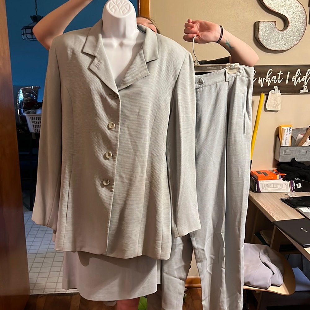 Garfield Marks minty green small check jacket skirt and pants size 14